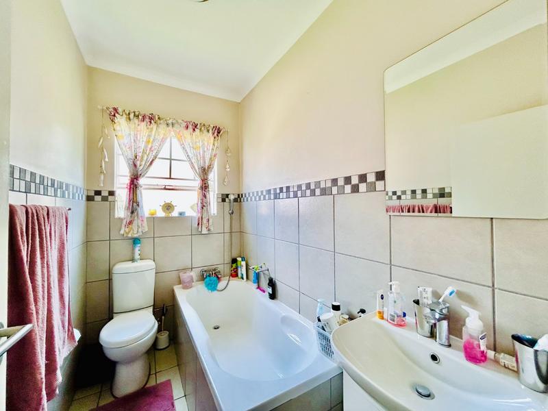 3 Bedroom Property for Sale in Ngwenya River Estate North West
